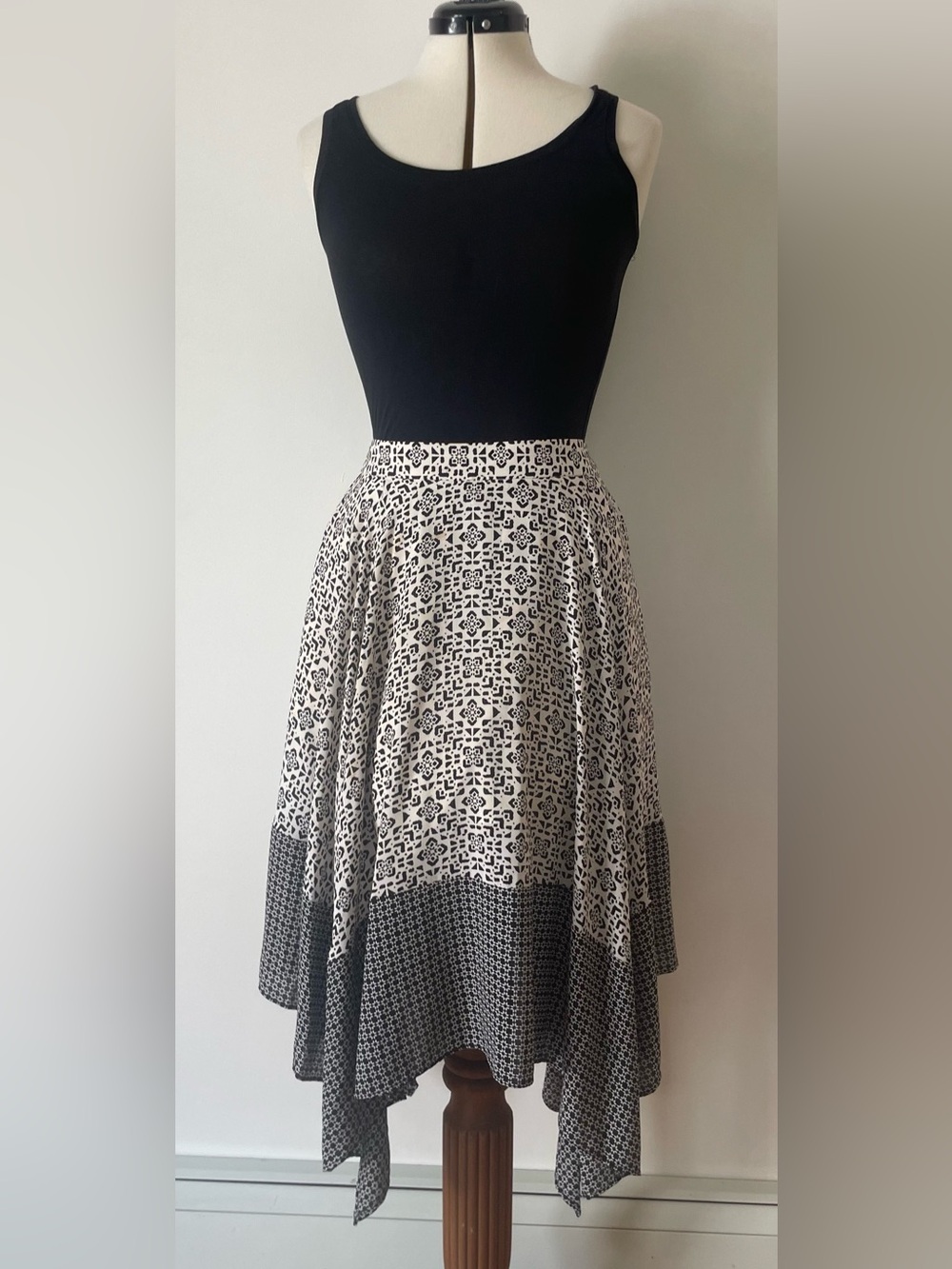 Banana Republic Black and White Patterned Circle Skirt